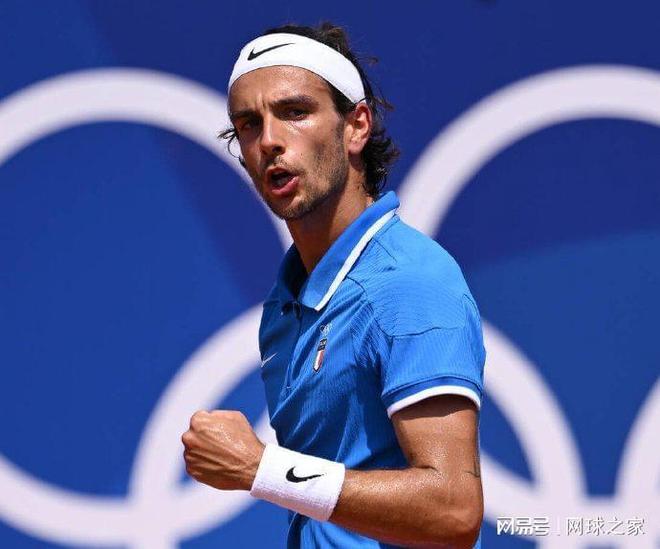 体育产业中 体育产业中